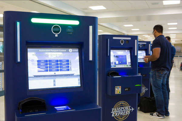 Debuta nuevo sistema de control automatizado en aeropuerto de Santiago