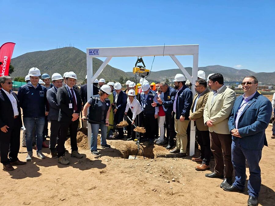 Colocan primera piedra del nuevo Hospital de La Serena